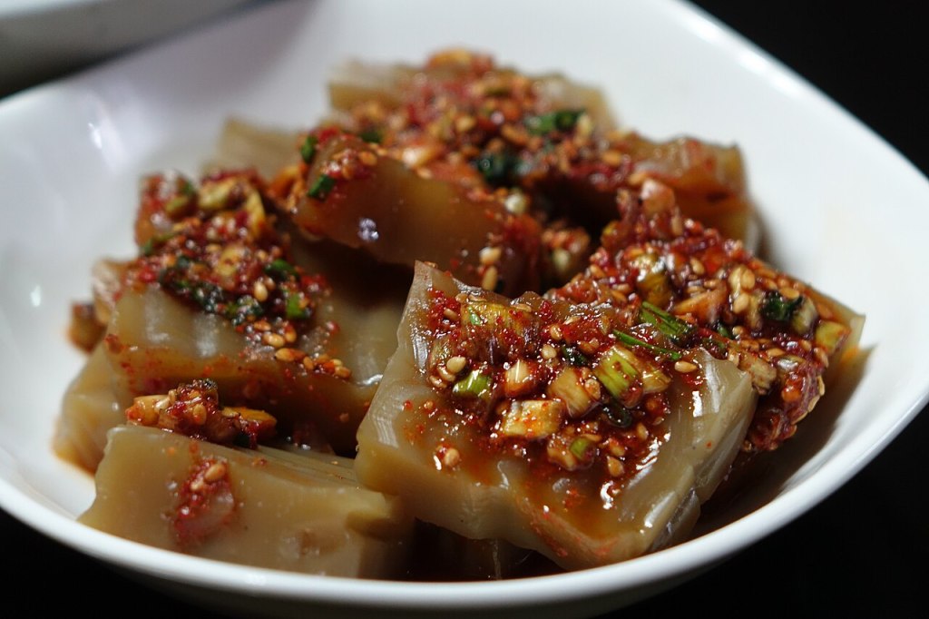 What is Dotorimuk? Korean Acorn Jelly Explained (+ Easy Dotorimuk Muchim&nbsp;Recipe)