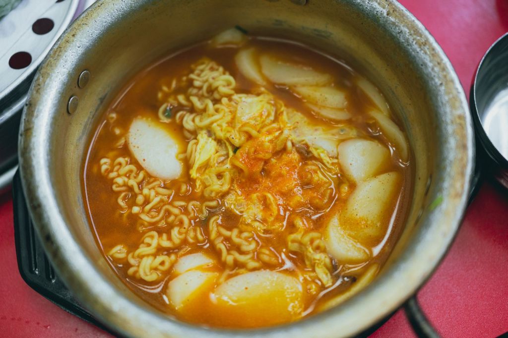 Rabokki: Korean tteokbokki rice cakes with ramen noodles in spicy sauce