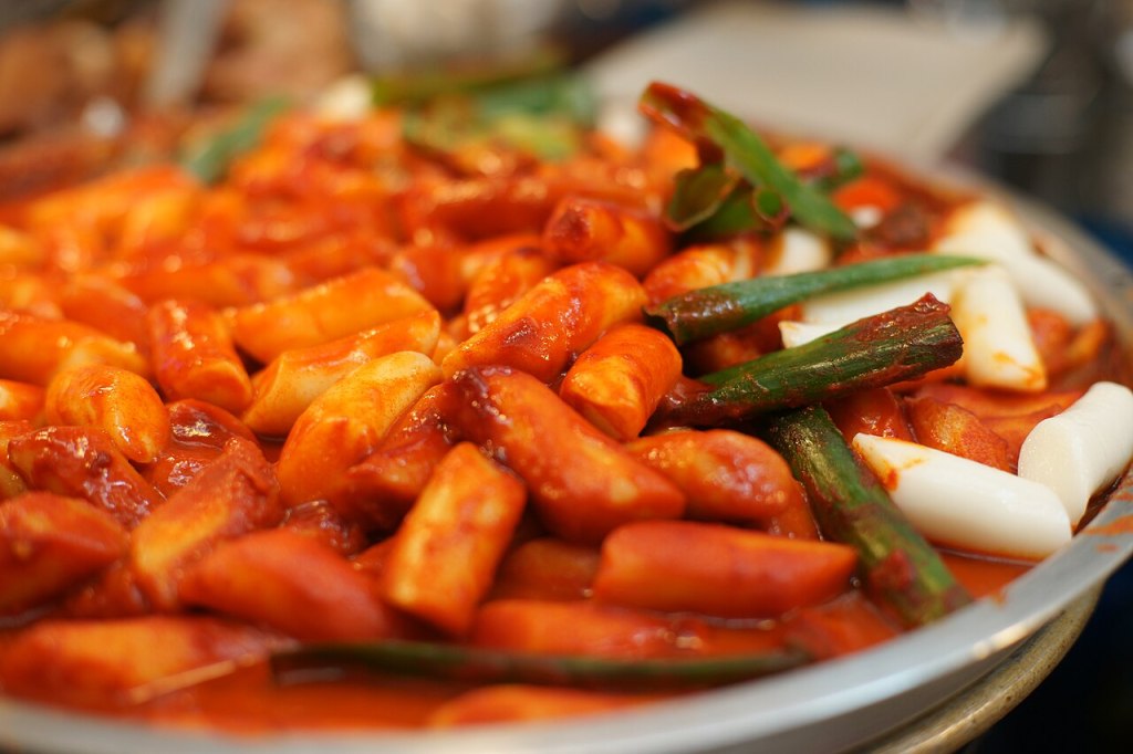 Tteokbokki, Korean rice cakes in spicy red sauce